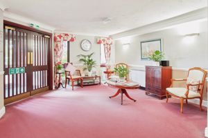 COMMUNAL HALLWAY- click for photo gallery